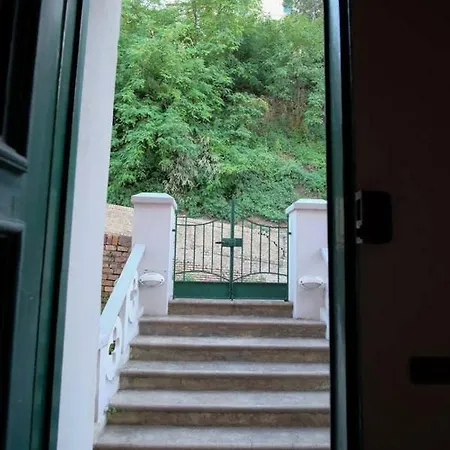 *1800 Simone Beach View Villa